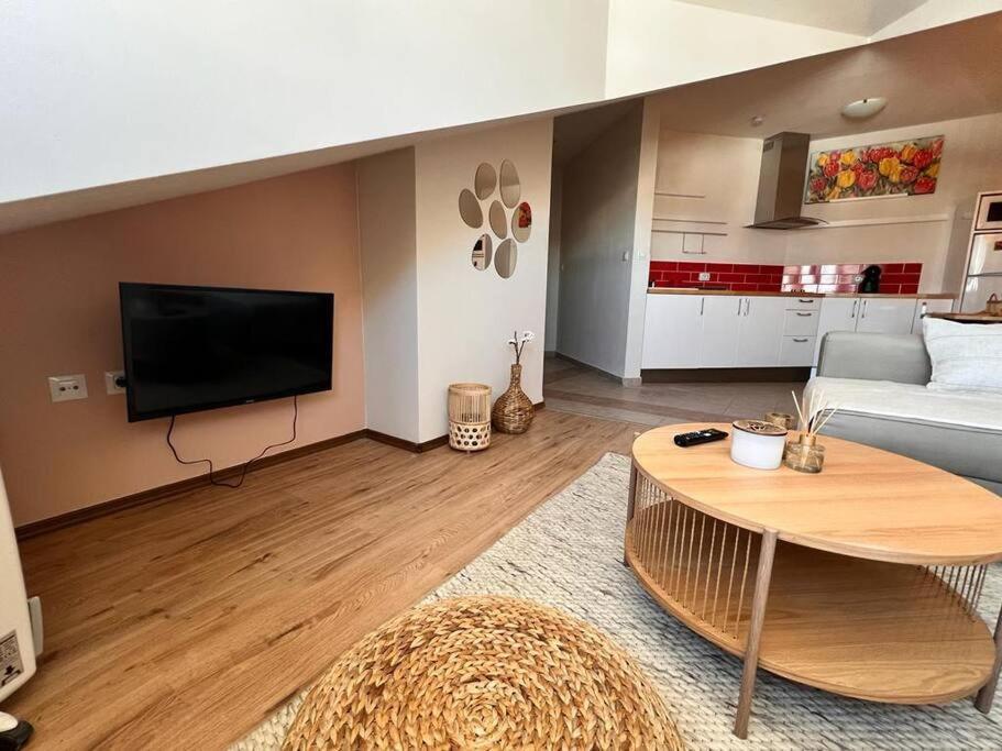 Cozy 1 Bedroom Apartment Next To The Gondola Банско Экстерьер фото